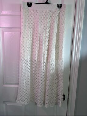 Maurices White boho hi-low Maxi crochet Skirt sz medium